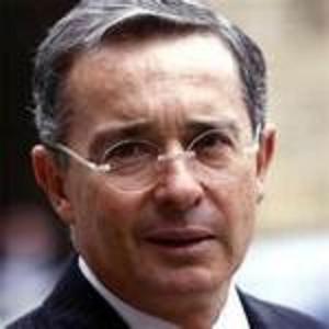 Alvaro Uribe Velez, Paramilitar y narcotraficante 1